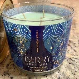 Bath & Body Works: 14.5 Oz 3-Wick Candle: Berry Spritzer